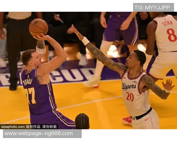 布鲁克洛佩斯：从NBA巨星到篮球战术的领军人物