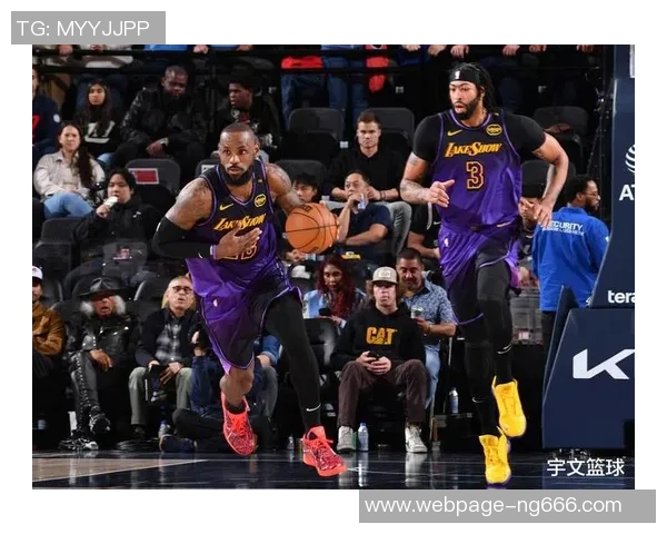 快船与湖人激战12月赛季对决星光璀璨的洛杉矶篮球盛宴